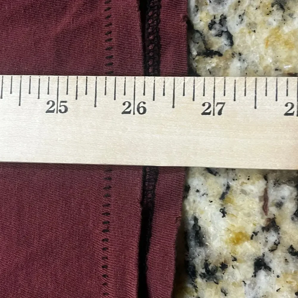 Guess London Lion Crest Graphic T Shirt Burgundy Men Large Short Sleeve Y2K - Picture 7 of 7